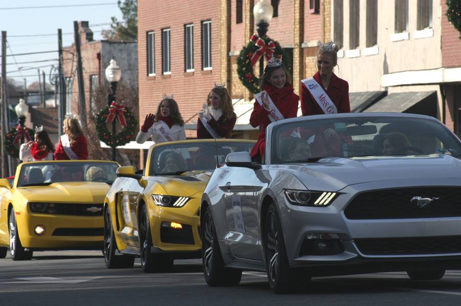 Christmas Parade queens 2015 Miss Gastonia Organization