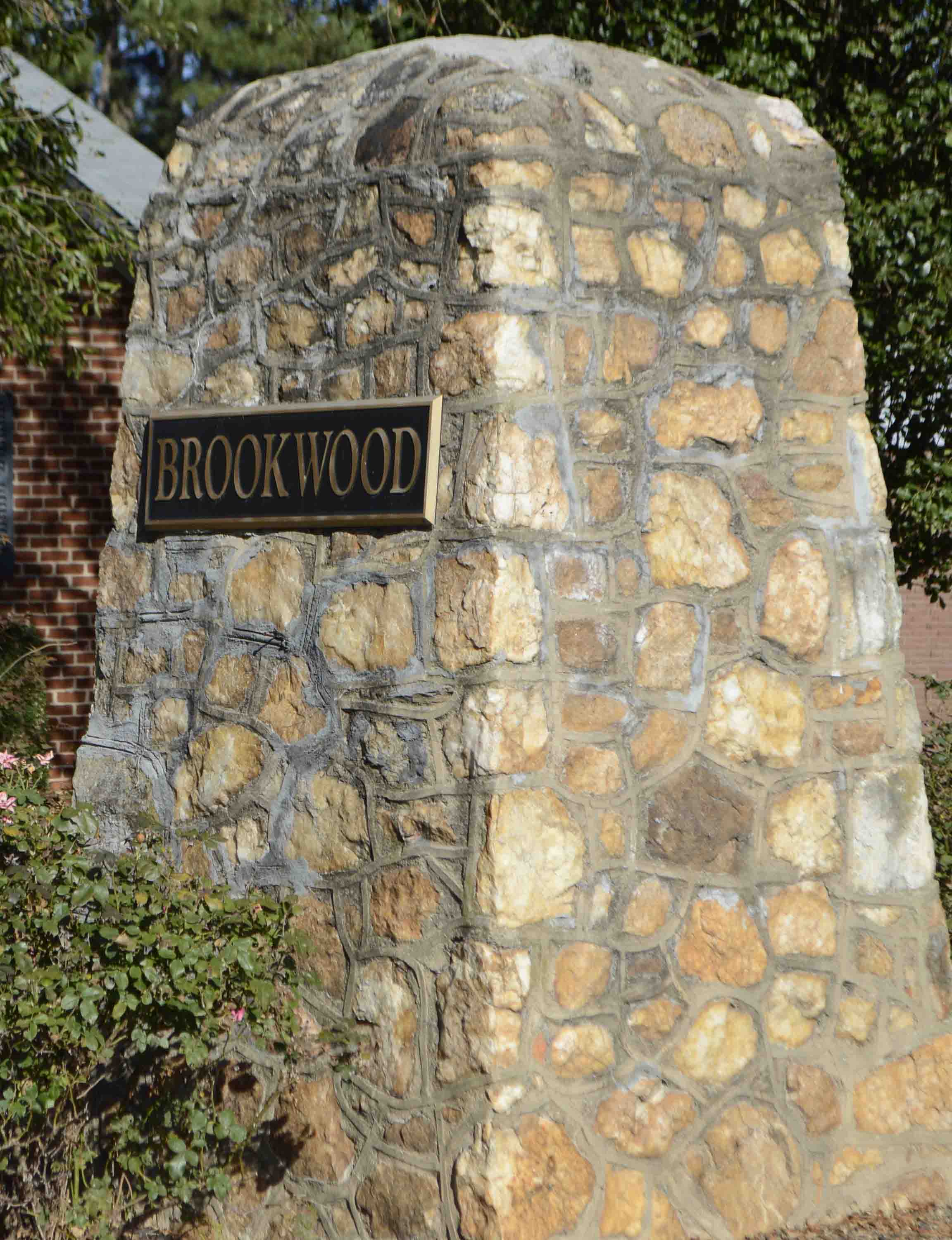 Brookwood stone entrance sign 002